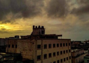 Huracán Ian dejó a Cuba sin energía eléctrica mientras avanza a EE.UU. en categoría 4
