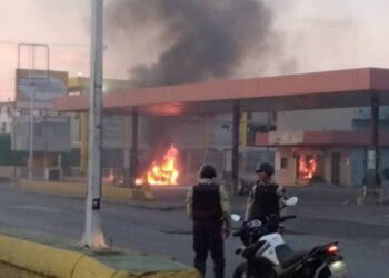 Reportaron incendio en la E/S Juan de Urpín este martes