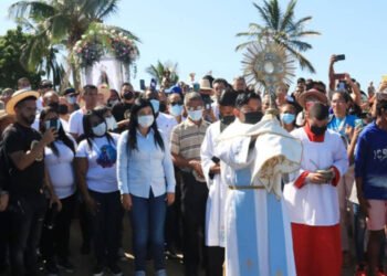 Alcaldía de Barcelona veneró a “Vallita” con una misa solemne en el sector Las Bateas