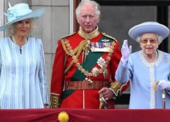 El nuevo rey del Reino Unido se llamará Carlos III