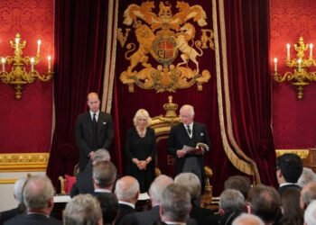 Carlos III dice que seguirá "el ejemplo" de Isabel II tras ser proclamado rey