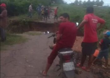 Vía rural de Aragua de Barcelona colapsó por causa de las lluvias (+Fotos)