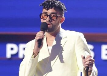 Bad Bunny mantiene su corona en los Billboard Latinos con nueve galardones