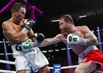 "Canelo" Álvarez vence por voto unánime a Golovkin y sigue siendo el rey