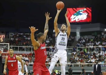 Gladiadores vence a Cocodrilos y la serie se va a Puerto La Cruz empatada