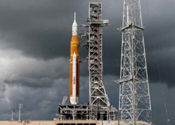 NASA: Tempestad amenaza nuevo lanzamiento de megacohete