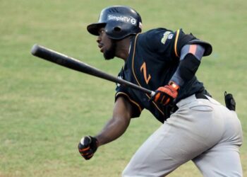 Osleivis Basabe pretende actuar más de un mes con Águilas en la justa de la LVBP