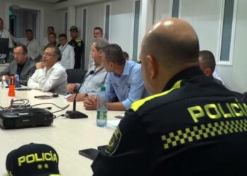 El asesinato de siete policías desafía la propuesta de "paz total" de Petro