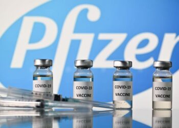 Autorizan a la Unión Europea utilizar vacunas de Pfizer y Moderna adaptadas a variantes