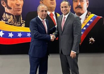 Ministros de Venezuela y Colombia trazan hoja de ruta para reactivación de transporte