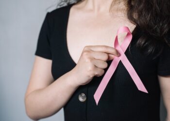 La prevención del cáncer de mama no pierde vigencia