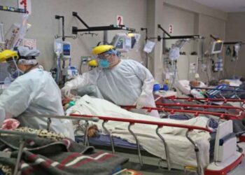 EMA alerta de "nueva ola" de COVID-19 en las próximas semanas