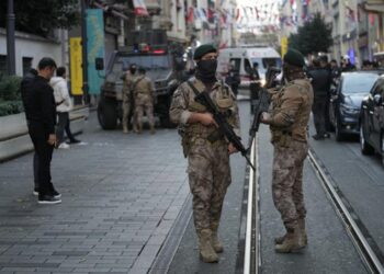 Seis muertos tras explosión de bomba en Estambul