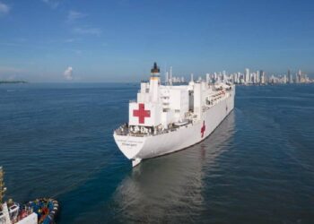 USNS Comfort lleva voluntarios venezolanos para atender a pacientes en Latinoamérica
