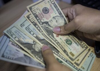 Advierten que reciente depreciación del tipo de cambio es más grave que las anteriores