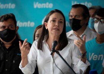 María Corina Machado pide garantizar voto de migrantes en primaria presidencial