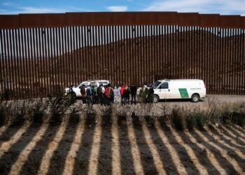 Juez impide que Estados Unidos expulse a migrantes venezolanos