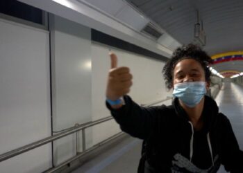 Vuelven a Venezuela 62 migrantes en vuelo especial desde Panamá