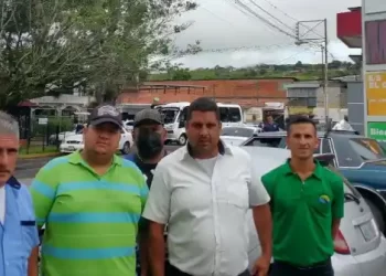 “El transporte de la frontera está quebrado”