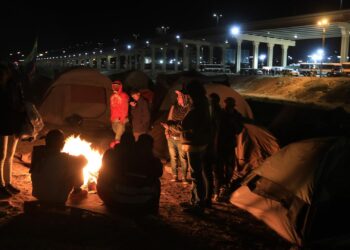 Autoridades mexicanas piden a migrantes venezolanos resguardarse en albergues