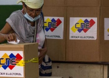 Súmate denuncia descenso en número de votantes del registro electoral