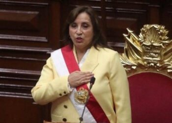Dina Boluarte asumió la presidencia de Perú tras destitución de Pedro Castillo