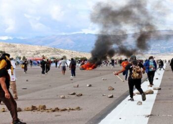Protestas en Perú dejan 17 muertos