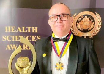 Traumatólogo venezolano recibió reconocimiento en Colombia