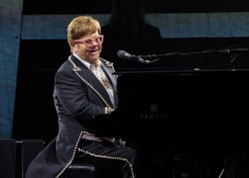 Elton John encabezará el festival de Glastonbury en un último concierto en Reino Unido