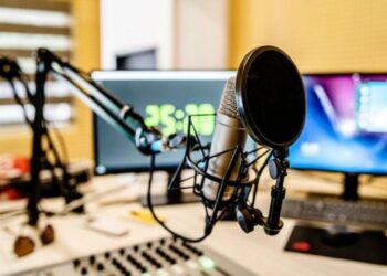 Espacio Público: Venezuela bate el récord de cierres de emisoras de radio en un año