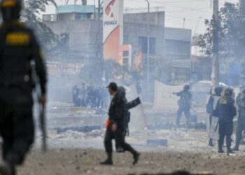 Cierran aeropuerto y suspenden tren a Machu Picchu