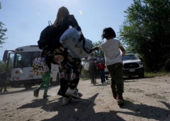 Denver declaró estado de emergencia tras llegada masiva de migrantes