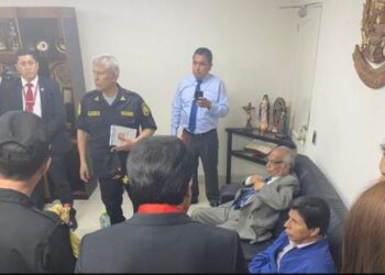 Detuvieron a Pedro Castillo, tras ser destituido como mandatario peruano