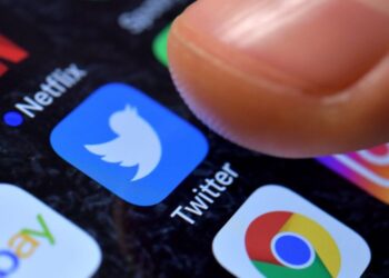Twitter anuncia que prohíbe los enlaces a redes sociales de la competencia