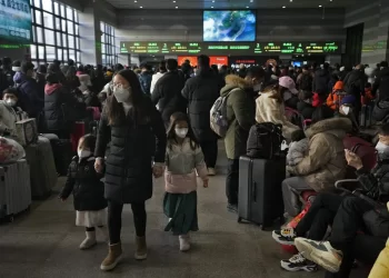 OMS pide a China que divulgue más información sobre Covid-19