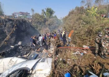 Hallan 68 cadáveres tras el accidente de un avión con 72 pasajeros a bordo en Nepal