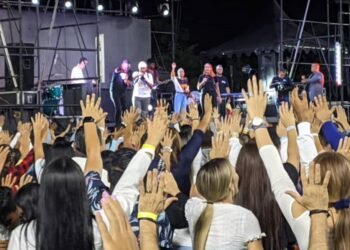 Oasis Ministry llenó de "adoraciones" el estadio Venezuela de Barcelona