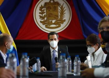 Oposición venezolana deja sin efecto embajadas en el extranjero