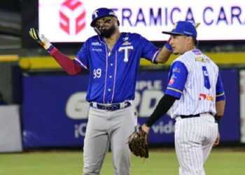Tiburones derrota a Magallanes y puntea en la ronda semifinal