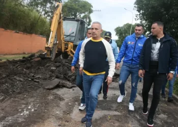 “Solo por tres días no se pedirán permisos para el tránsito de vehículos por la frontera”