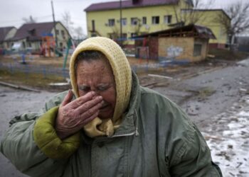 Tres muertos y 11 heridos en el último ataque masivo ruso en Ucrania