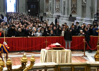 Cerca de 50 mil personas asistieron al funeral de Benedicto XVI