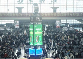 China reabre fronteras tras tres años de política “cero Covid”