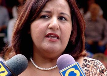 <strong>Dinorah Figuera asumió presidencia de la AN opositora y se comprometió a impulsar la unidad</strong>