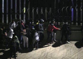 Impulsado por venezolanos y cubanos: Flujo migratorio récord y crisis sellan el año de México