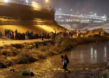 Fiscales interponen demanda contra plan de Biden de visar a migrantes venezolanos