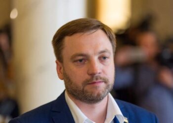 Muere ministro del Interior de Ucrania en accidente aéreo