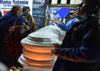 Entregan cuerpos de los fallecidos durante las protestas en Perú