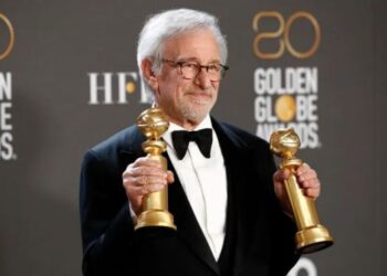 Del Toro y "Argentina, 1985" triunfan en los Globos de Oro que honraron a Steven Spielberg
