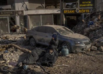 Suben los muertos en Turquía y Siria tras terremotos
